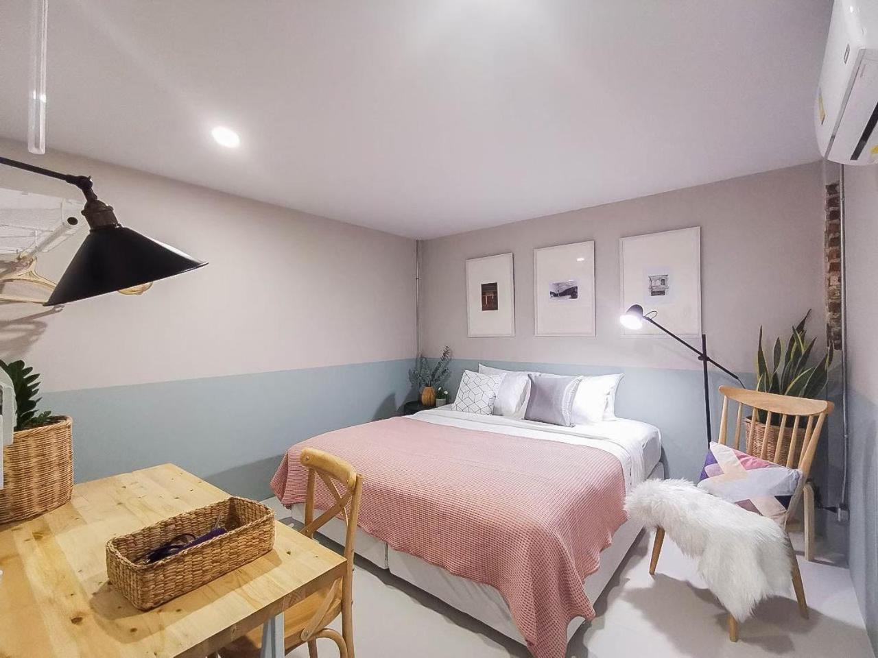 Snoozy Guesthouse Phuket Esterno foto