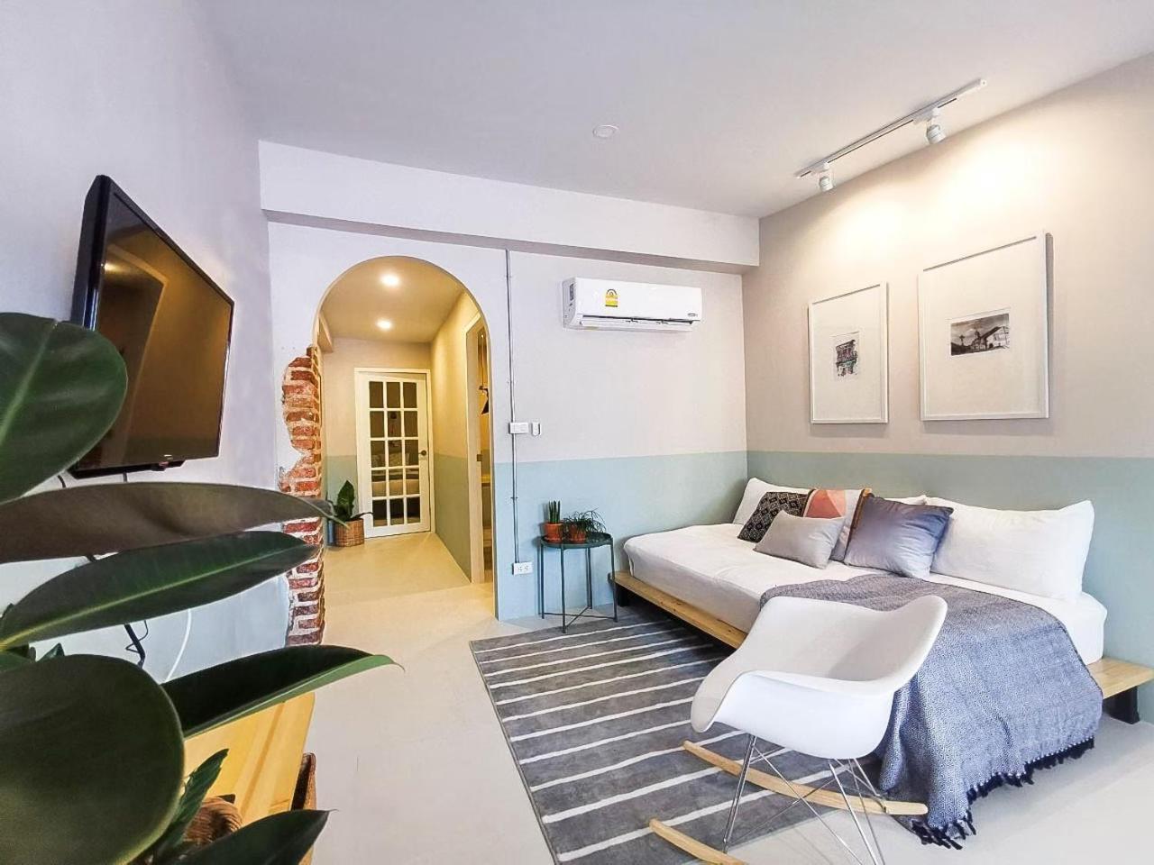 Snoozy Guesthouse Phuket Esterno foto