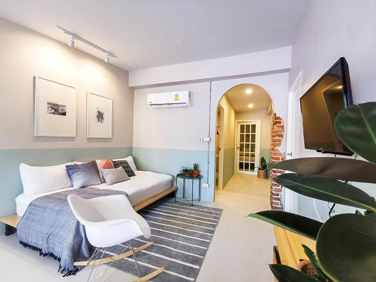 Snoozy Guesthouse Phuket Esterno foto