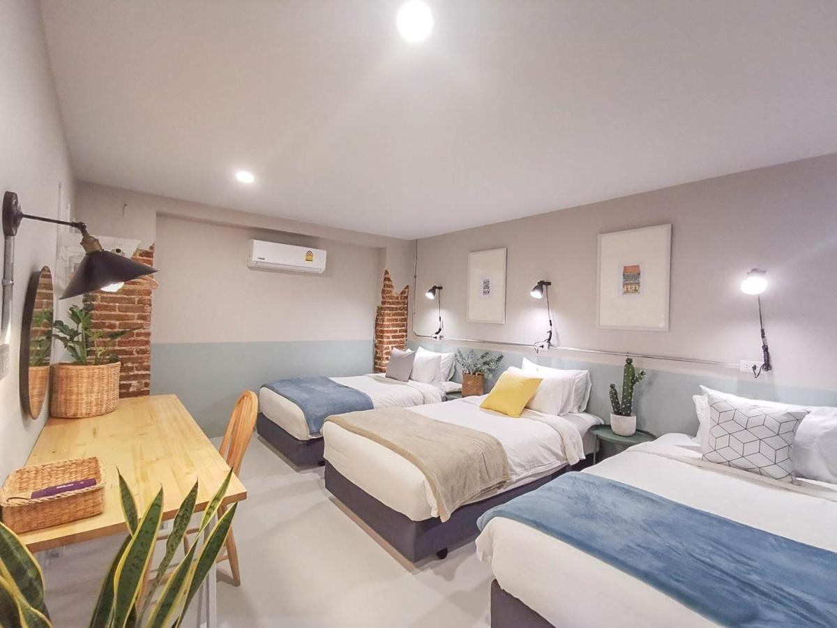 Snoozy Guesthouse Phuket Esterno foto