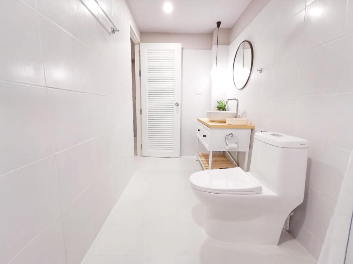 Snoozy Guesthouse Phuket Esterno foto
