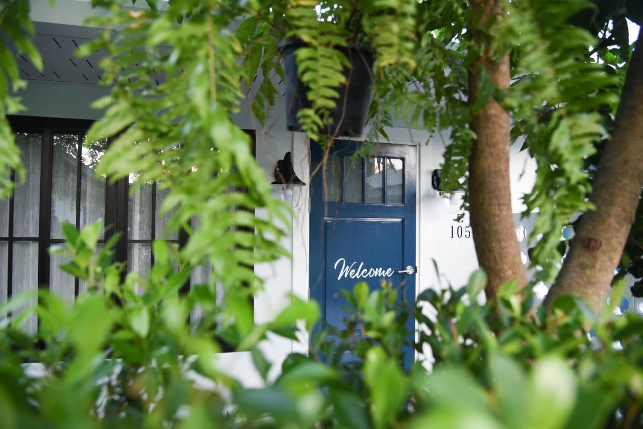 Snoozy Guesthouse Phuket Esterno foto